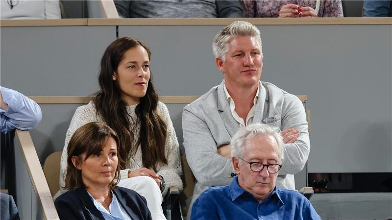 Ana Ivanovic bestätigt Trennung von Schweinsteiger Bei den French Open feierte Ana Ivanovic einen ihrer größten Erfolge - 2022 sitzt sie hier mit ihrem Mann im Publikum.