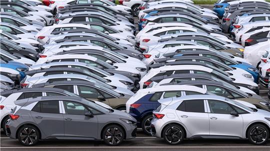 Bei den Neuzulassungen haben Autos mit Elektroantrieb erneut zugelegt. (Symbolbild)