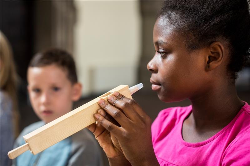 Bei den Orgelentdeckertagen können Kinder in unterschiedlichen Formaten das Instrument kennenlernen. Foto: Vision Kirchenmusik