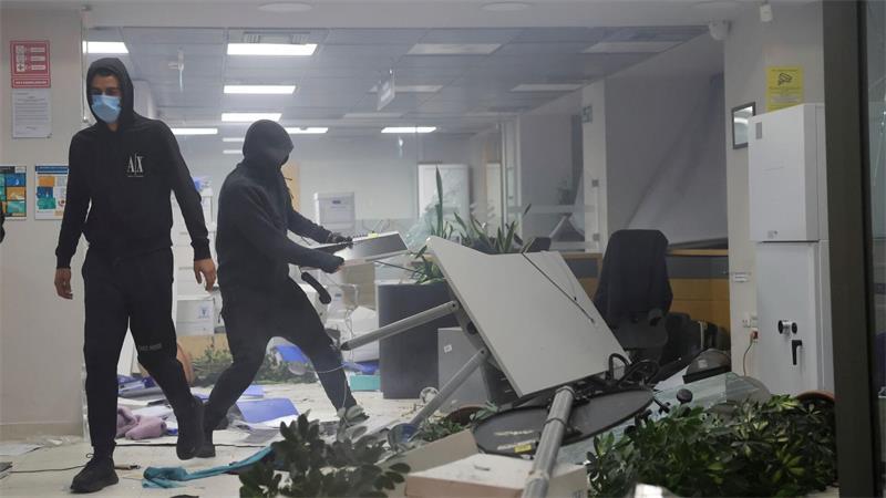 Bei den Protesten Studierender gegen die Bildungspolitik in Tirana kam es zu Verwüstungen. (Archivbild)