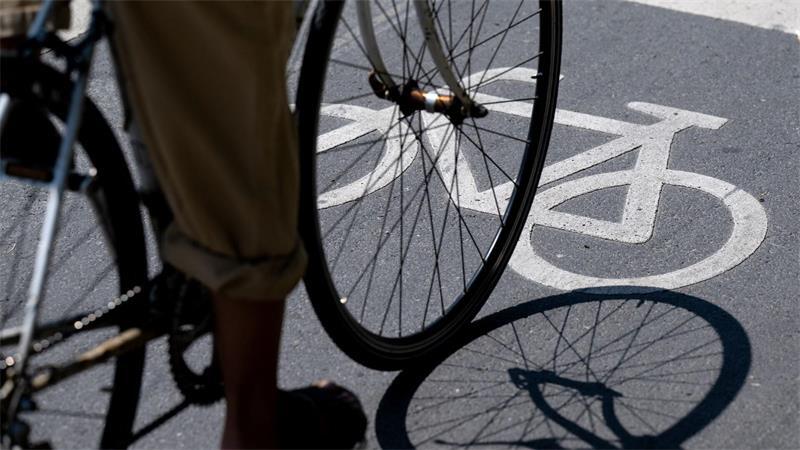 Bei den Radwegen tut sich etwas in deutschen Städten - aber zu wenig aus Sicht der Fahrradbranche. (Archivbild)
