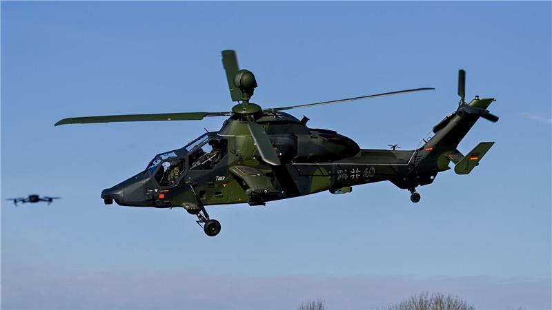 Bundeswehr übt Nachtflüge mit Kampfhubschraubern Bei den Übungen werden Kampfhubschrauber nachts im Tiefflug unterwegs sein. (Archivbild)