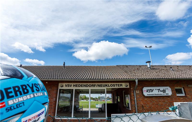 Bei den VSV Hedendorf/Neukloster soll ein neuer Kabinentrakt angebaut werden. Foto: Struwe/picselweb.de