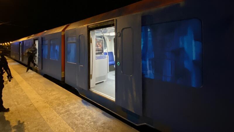 Eine beschmierte S-Bahn

