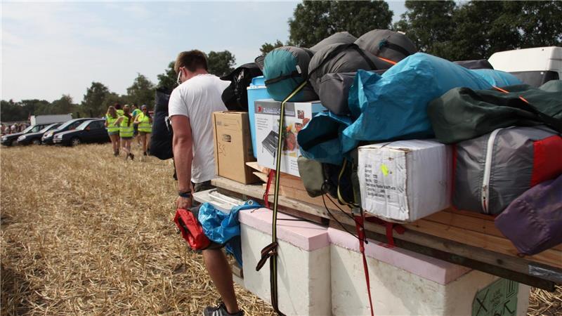 Bei der Anreise mit dem Nahverkehr sollten Besucher besondere Einschränkungen beachten. Stichwort: Bollerwagenverbot.