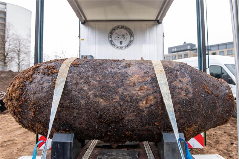 Bombenfund sorgt für kurzzeitige A7-Sperrung Bei der Bombe in Waltershof soll es sich um ein amerikanisches Modell handeln (Symbolbild). Foto: Silas Stein/dpa
