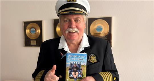 Bei der Buchmesse in Himmelpforten stellt Kultsänger Klaus Baumgart seine Autobiografie „Roastbeef mit Bratkartoffeln“ vor.