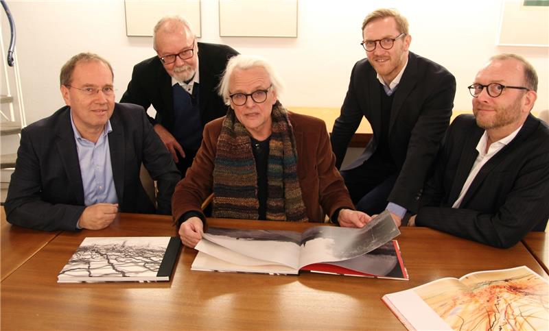 Bei der Buchvorstellung (von links): Bernd Utermöhlen, Michael Bruns, Michael Järnecke, Torsten Lange und Ulrich Rüter. Foto Richter