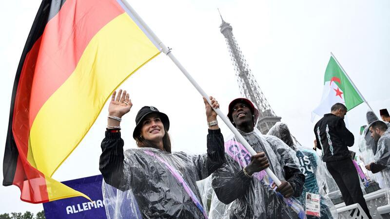 „Der beschissenste Platz“ statt Judo-Gold: Wagner enttäuscht Bei der Eröffnungsfeier trug Anna-Maria Wagner die deutsche Fahne.