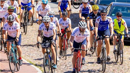 Bei der Fahrradaktion Hanse-Tour Sonnenschein werden Spenden für Ärzte gesammelt, die sich auf besondere Weise um krebs- und chronisch kranke Kinder kümmern. (Archivbild)