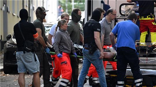 Bei der Festnahme wurde der Tatverdächtige von Polizisten angeschossen und dabei schwer verletzt. (Archivbild)
