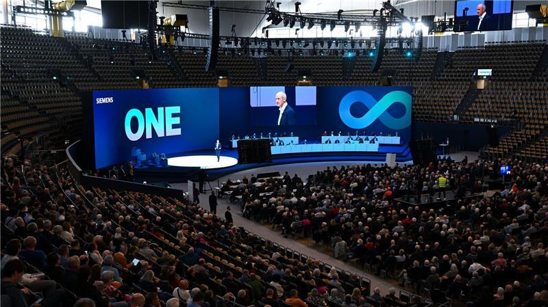 Bei der Hauptversammlung bekam die Siemens-Spitze Applaus der Aktionäre.
