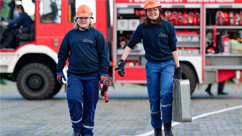 Jugendfeuerwehr: „Feuerlöschen ist das absolut Coolste“ Bei der Jugendfeuerwehr in Mannheim üben Jugendliche Feuer löschen, Menschen retten und Teamarbeit.