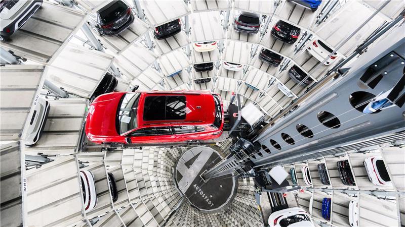 VW nimmt sich mehr Zeit fürs Sparen - Renditeziel verschoben Bei der Marke Volkswagen ist der Gewinn trotz steigender Verkaufszahlen gesunken. (Archivfoto)