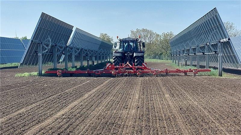 B- und F-Plan für Agri-Solarpark Zehntweg liegen aus Bei der Nutzung von Agri-PV bleibt genügend Raum für die landwirtschaftliche Nutzung.