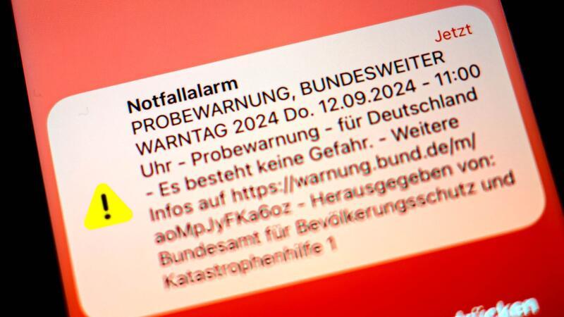 Niedersachsen zieht erste positive Bilanz zu Warntag Bei der Probewarnung schrillten um 11.00 Uhr unter anderem bundesweit Handys.
