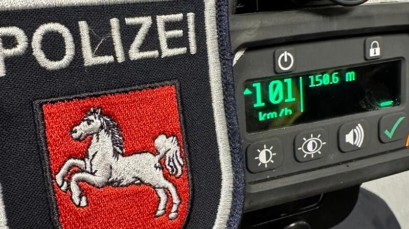 Bei der Schwerpunktkontrolle in Rotenburg erfasste der Laser einen Opelfahrer, der innerorts mit gemessenen 101 km/h unterwegs war.