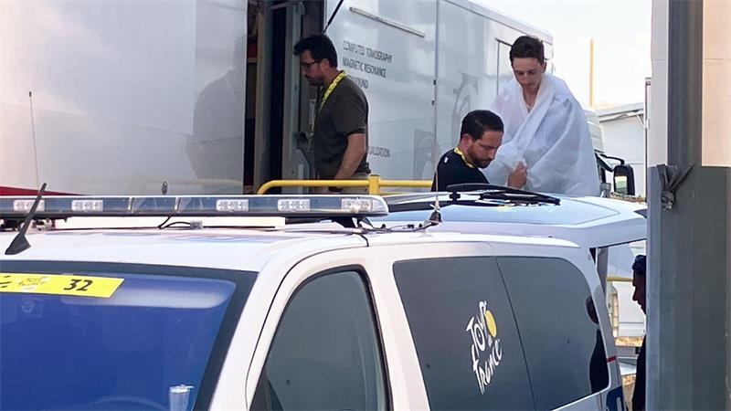 „Stayin alive“ - Saison für Radstar Pogacar gelaufen Bei der Tour hatte es Florian Lipowitz bei einem Sturz erwischt. (Archivbild)
