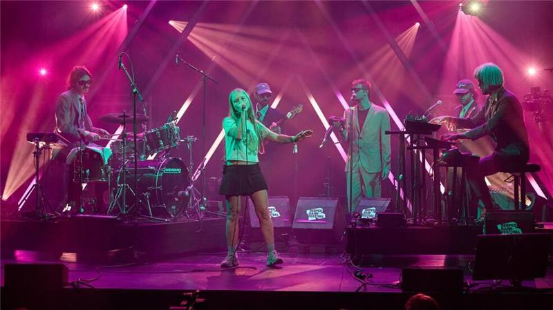 Strongboi gewinnt Nachwuchspreis des Reeperbahn-Festivals Bei der Verleihung des Anchor-Awards überzeugte Strongboi mit leichtem und verträumtem Indie-Pop.
