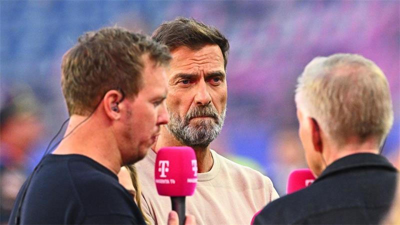 Bei der WM trafen Julian Nagelsmann (l) als Bundestrainer und Jürgen Klopp (M) als TV-Experte aufeinander. (Archivbild)