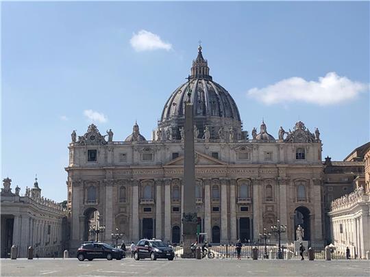 Bei der Weltsynode im Vatikan debattieren Geistliche und Nicht-Kleriker über Mitbestimmung und einen anderen Umgang in der Kirche.
