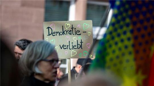 Bei der politischen Kultur stehe Deutschland angesichts der steigenden Unterstützung für die AfD vor den größten Herausforderungen.