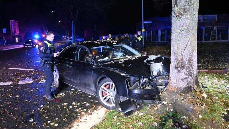 Blick in Stades Zukunft: Entsteht hier ein neuer Feuerwehr-Standort? Bei diesem Unfall mit sechs Verletzten im Gewerbegebiet Süd in Stade war die Airbus-Werksfeuerwehr mit vor Ort.