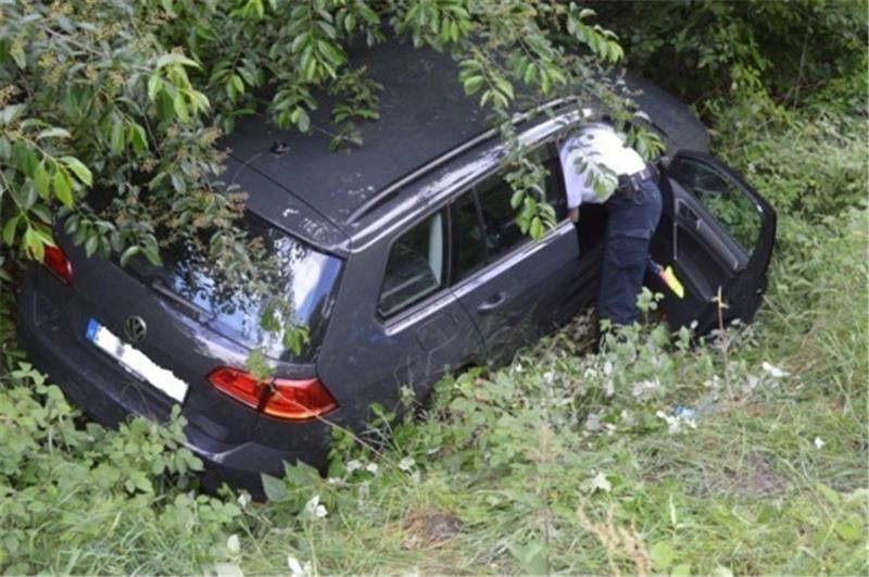Bei diesem Unfall verlor ein 52-jähriger Fahrer eines VW-Golf aus Neu Wulmstorf die Kontrolle über seinen PKW. Foto: Polizei