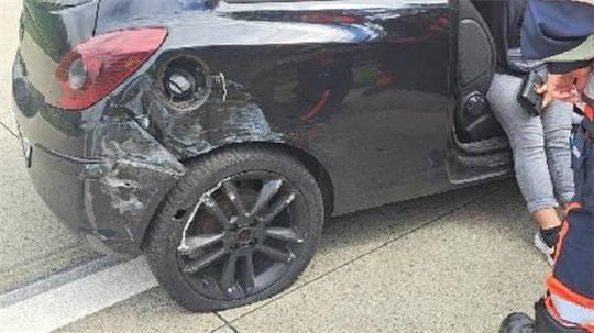 Bei einem Auffahrunfall auf der A27 fuhr ein Auto auf.