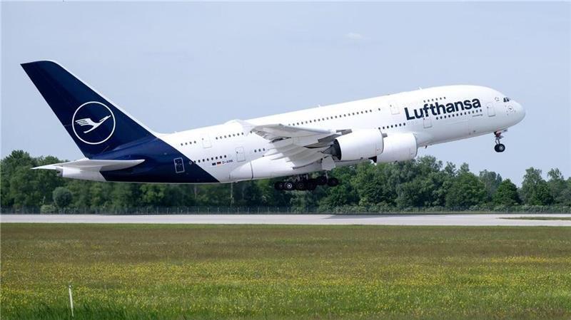 Airbus: Bester Fluggerätmechaniker heißt Otis Jaudszim Bei einem Auslandssemester in Toulouse war Otis Jaudszim beeindruckt von den Dimensionen der A380.