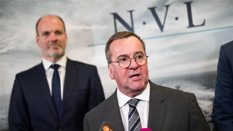 Bei einem Besuch bei der NVL Group in Bremen hat Verteidigungsminister Boris Pistorius (SPD) die Bedeutung einer gut ausgestatteten Marine betont.