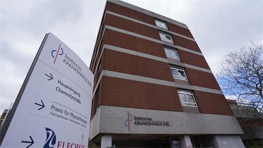 Bei einem Brand im Städtischen Krankenhaus Kiel sind mehrere Menschen verletzt worden. (Archivbild)