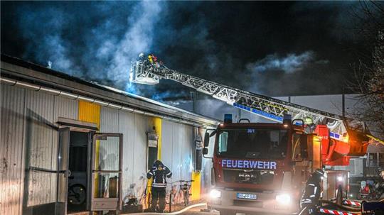 Bei einem Brand in einer Asylunterkunft in Nördlingen ist ein Mensch ums Leben gekommen.