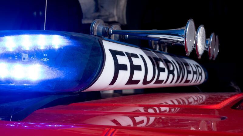 Bei einem Brand in einer Flüchtlingsunterkunft in Hamburg-Niendorf sind sechs Menschen durch Rauchgas verletzt worden. (Symbolbild)