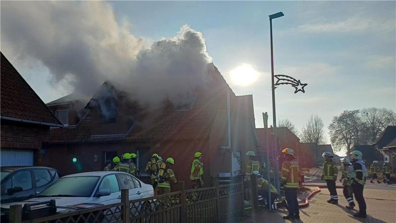 Bei einem Brand sind sechs Menschen verletzt worden.