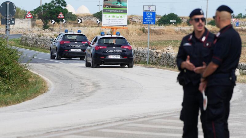 Bei einem Überfall auf einen Geldtransporter nahe Brindisi machte ein bewaffnetes Kommando drei Millionen Euro Beute. Die Fahndung der Carabinieri läuft. (Symbolbild)
