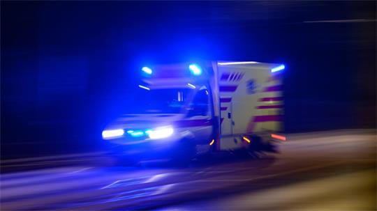 Bei einem Unfall auf der B430 sind mehrere Menschen verletzt worden. (Symbolbild)