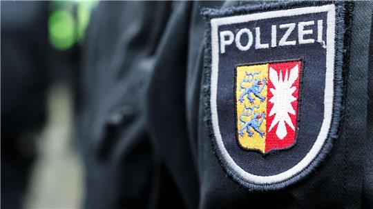 Bei einem Unfall mit einem Linienbus sind in Pinneberg mehrere Menschen leicht verletzt worden. (Symbolbild)