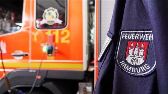 Bei einem Wohnungsbrand in Harvestehude ist ein Mann gestorben. (Symbolbild)