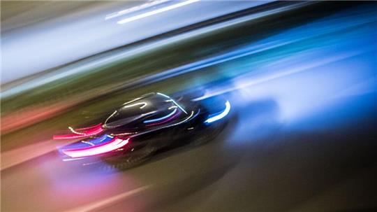 Bei einem illegalen Rennen bremsten drei Fahrer bewusst den Verkehr auf der A1 aus.