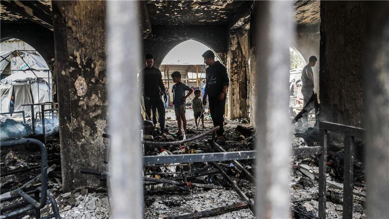 Bei einem israelischen Angriff auf ein ehemaliges Schulgebäude soll es Opfer und Schäden gegeben haben.