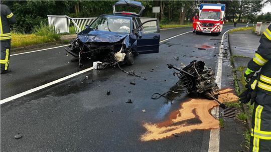 Bei einem schweren Unfall im Kreis Rotenburg wurden zwei Menschen verletzt.