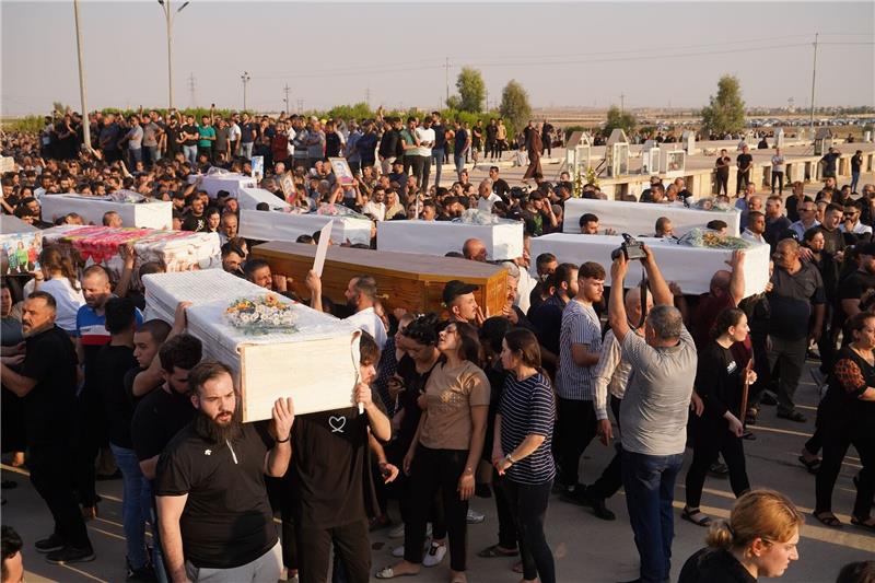 Etwa 100 Tote bei Hochzeitsfeier im Irak Bei einem tödlichen Brand während einer Hochzeitsfeier sind mindestens 93 Menschen ums Leben gekommen.