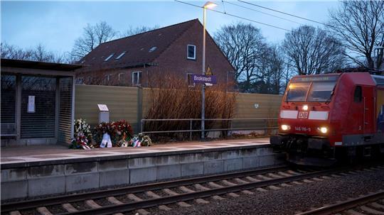 Bei einer Messerattacke in einem Zug bei Brokstedt sterben im Januar 2023 zwei Menschen. (Archivbild) 