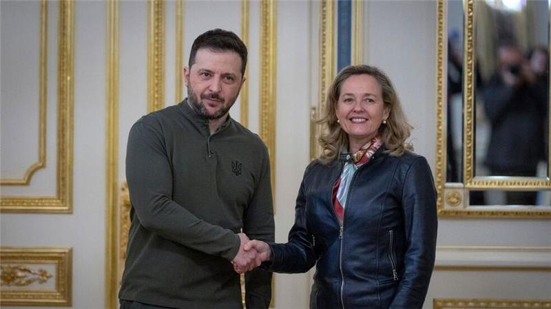 Bei ihrem Aufenthalt in der ukrainischen Hauptstadt Kiew unterzeichnete die Präsidentin der Europäischen Investitionsbank, Nadia Calvino, mehrere Investitionsabkommen in Millionenhöhe.