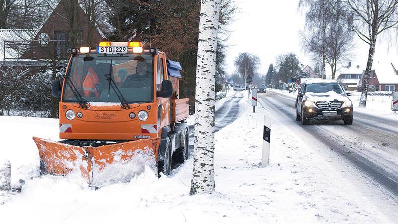 Bei kalten Tagen ist der Winterdienst im Landkreis fast rund um die Uhr im Einsatz.