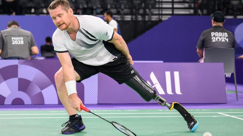 Klopp unterstützt engen Freund: „Story muss erzählt werden“ Bei seinem Badminton-Debüt war Wojtek Czyz chancenlos.