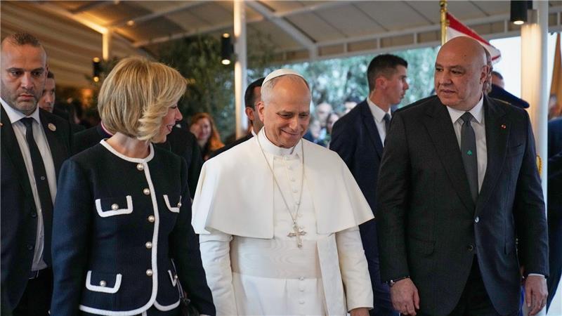 Bei seinem Besuch im Libanon traf Papst Leo XIV. den Präsidenten des krisengeschüttelten Landes, Joseph Aoun (r.). 