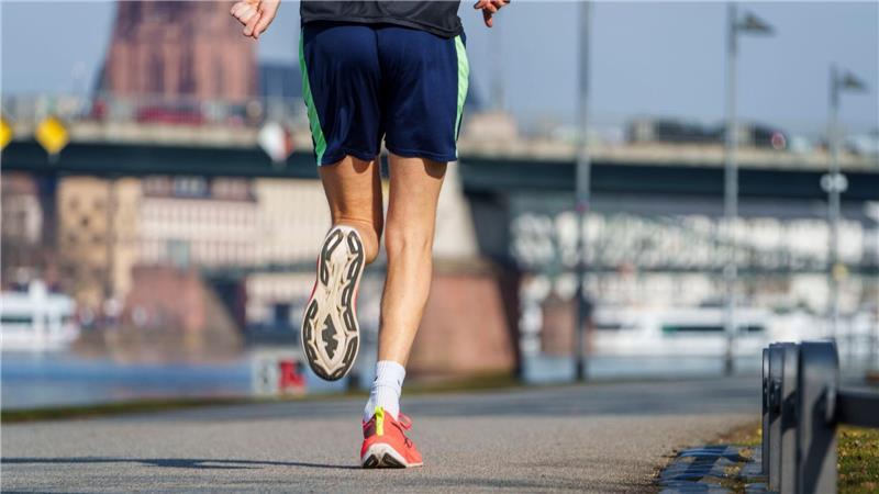 Bei sportlich aktiven Menschen könnte das Risiko für ein orthorektisches Ernährungsverhalten einigen Studien zufolge höher sein. (Illustration)