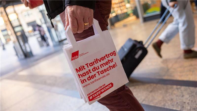 Bei vielen Arbeitgebern kommen Tarifverträge zum Leidwesen der Gewerkschaften nicht in die Tüte (Archivbild).